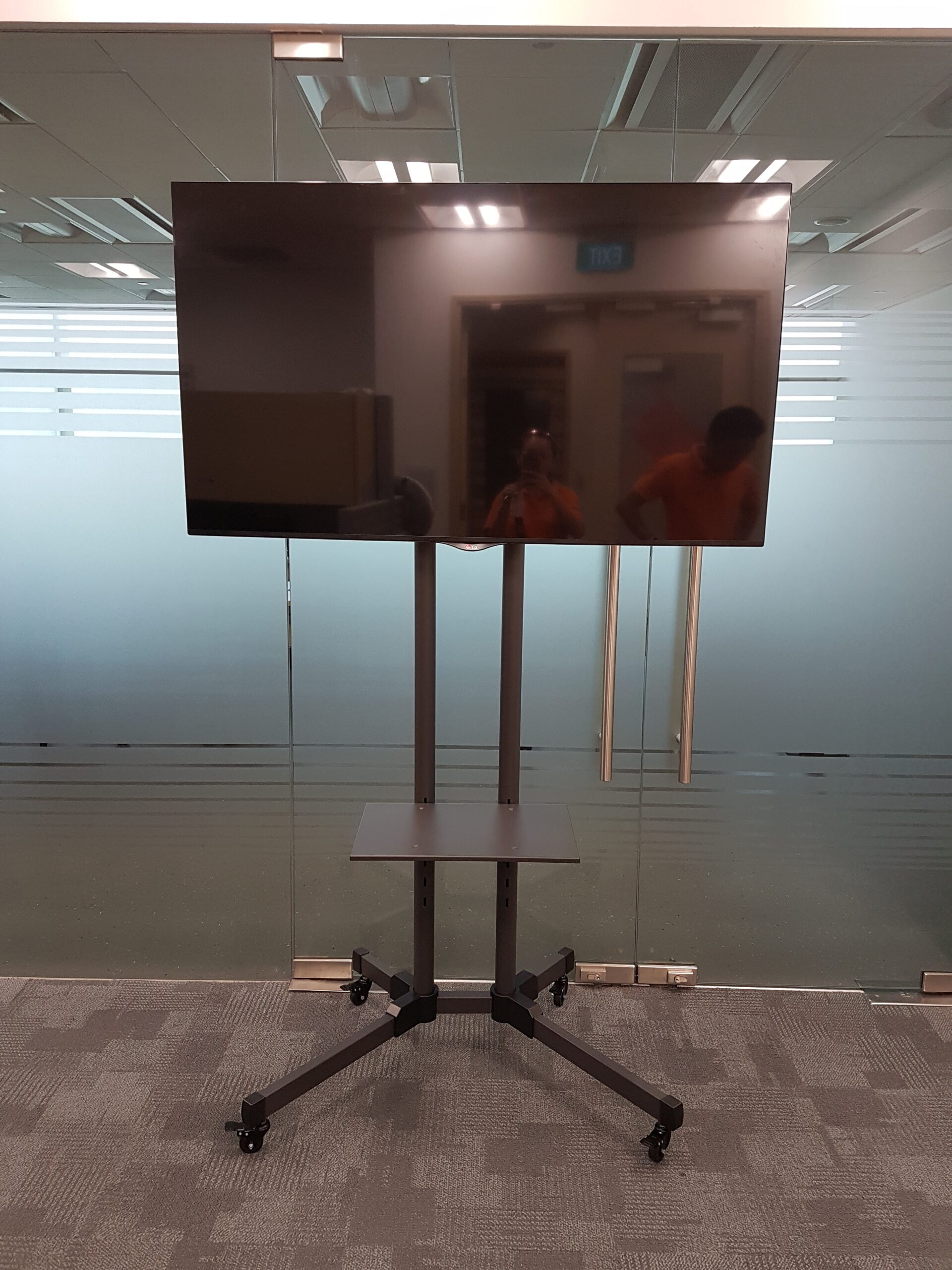 When Choosing A Desktop Monitor Mount