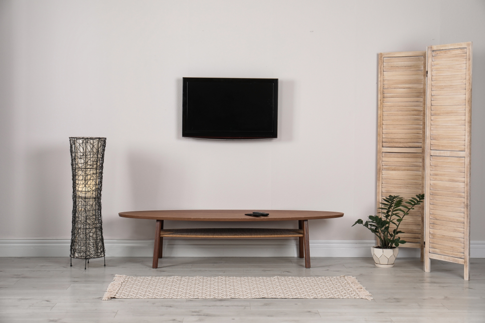 3 Benefits Of Switching To A Full Motion TV Wall Mount