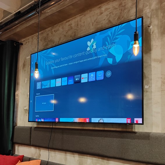 S9 Double Arm Full Motion TV Bracket Swivel WAll Mount job done photo front view