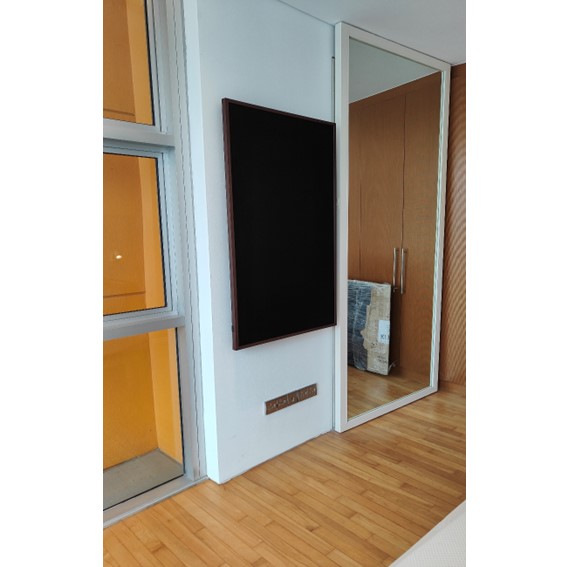 Rotation TV Mount U80X Job Done Photo in Vertical View front view