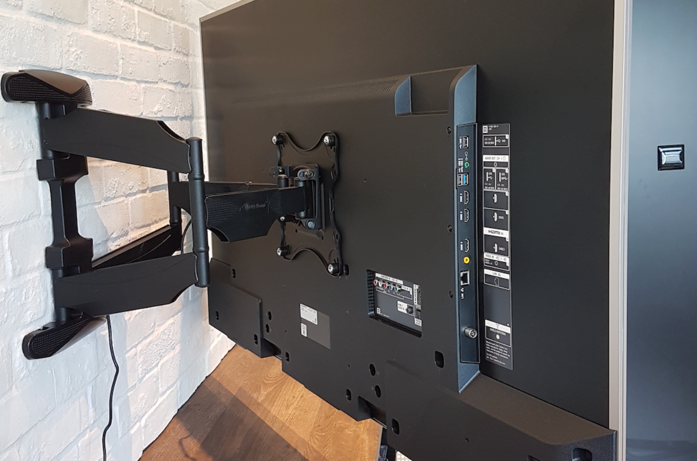 Double Arm Full Motion TV Wall Mount